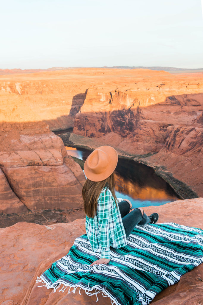 Things To Do In Page Arizona. This is a 24 hour guide to the best hiking, best restaurants in Page Arizona, and what to see like Lake Powell in Page Arizona! I love this list and can't wait to add it to my arizona road trip plans! 