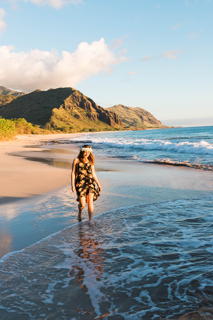 10 Unforgettable Adventures in Oahu, Hawaii! These things are so great and I'm totally putting them on my list! I especially love the secret turtle beach, the amazing hikes, and the best beaches tips!