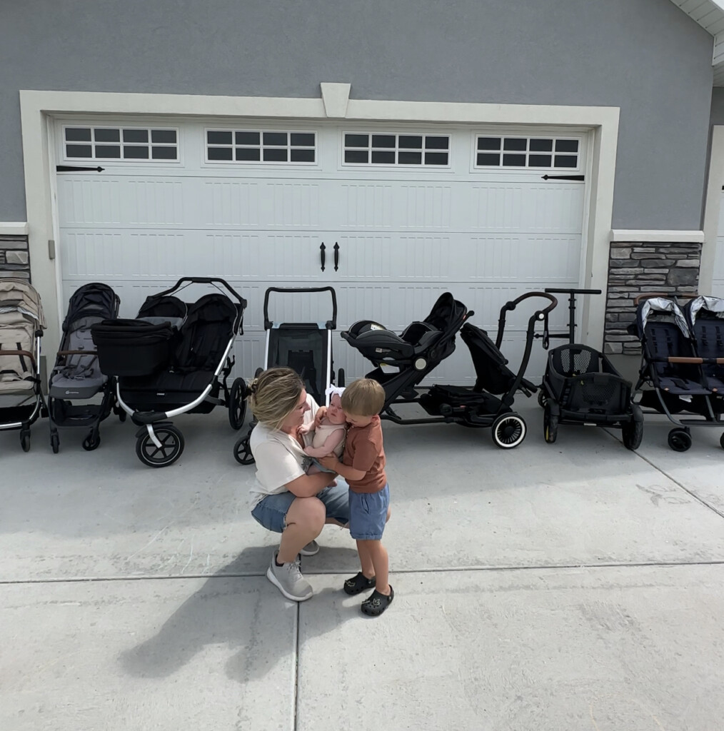 Strollers that can outlet turn into double